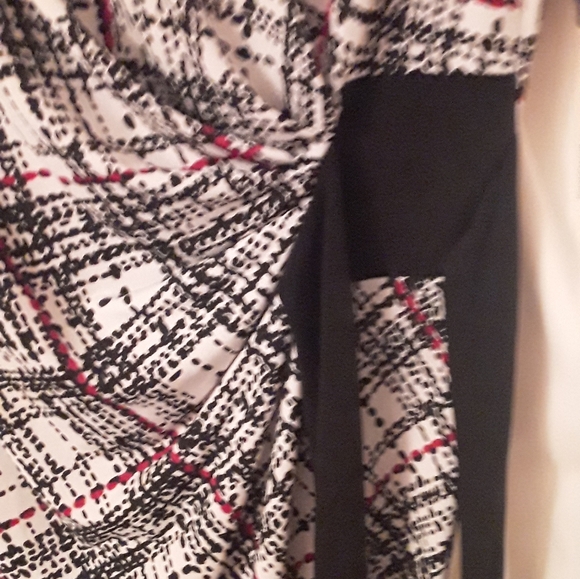 Dress - Picture 4 of 4